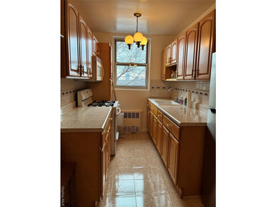 Welcome to 1430 Thieriot Ave. This 3 bedroom, 2 bath apartment - photo 2