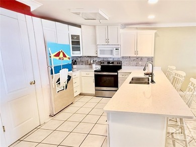 #4 Porpoise Point, 1707 Strand. This Oceanfront condo provides - photo 5