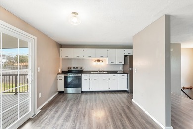 Welcome to 47 W Toulon Drive! This move-in ready 3-bedroom - photo 11