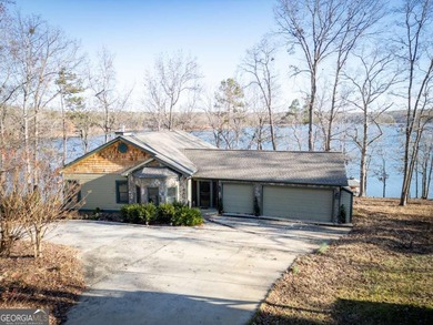 Lake Hartwell Home For Sale in Hartwell Georgia