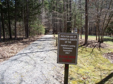 HIDDEN GEM ON Kerr Lake! Tucked away in the countryside of - photo 3