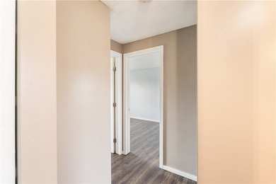 Welcome to 47 W Toulon Drive! This move-in ready 3-bedroom - photo 18