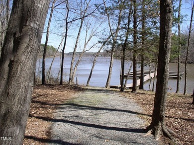 HIDDEN GEM ON Kerr Lake! Tucked away in the countryside of - photo 9