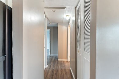Welcome to 47 W Toulon Drive! This move-in ready 3-bedroom - photo 20