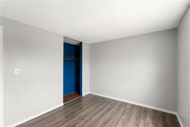 Welcome to 47 W Toulon Drive! This move-in ready 3-bedroom - photo 24
