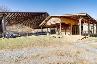 Established 27.38-acre equestrian ranch with boarding income - photo 24