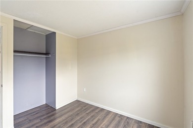 Welcome to 47 W Toulon Drive! This move-in ready 3-bedroom - photo 26