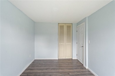 Welcome to 47 W Toulon Drive! This move-in ready 3-bedroom - photo 27