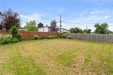 Welcome to 47 W Toulon Drive! This move-in ready 3-bedroom - photo 42