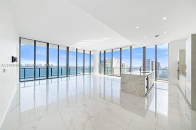 One of a kind stunning PH with unobstructed ocean views. 4 beds - photo 3