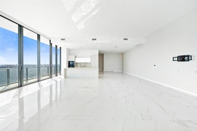 One of a kind stunning PH with unobstructed ocean views. 4 beds - photo 6