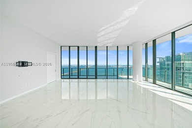 One of a kind stunning PH with unobstructed ocean views. 4 beds - photo 7