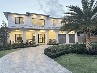SOPHISTICATED residence with warm neutral palette. Elegant yet - photo 12