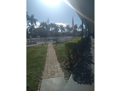 Amazing location, stop looking!! Investment property or ready to - photo 16