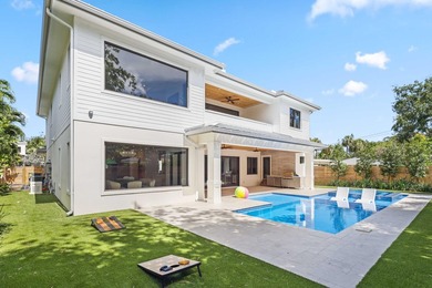 SOPHISTICATED residence with warm neutral palette. Elegant yet - photo 17