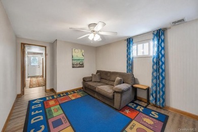 Welcome to 16 E Grove Street in Massapequa - a spacious and - photo 26