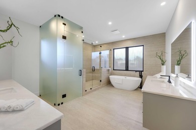 SOPHISTICATED residence with warm neutral palette. Elegant yet - photo 27