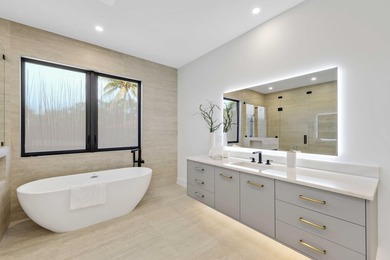 SOPHISTICATED residence with warm neutral palette. Elegant yet - photo 28