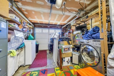 Welcome to 16 E Grove Street in Massapequa - a spacious and - photo 36