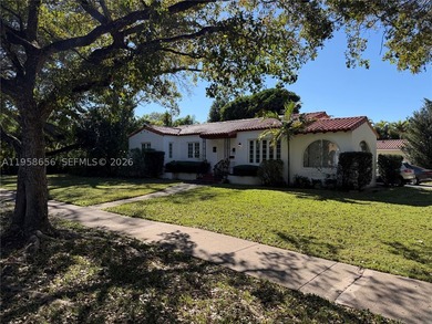 Single-family residence with historic designation by the City of - photo 3