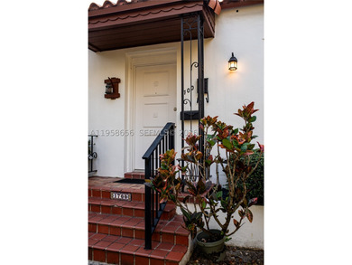Single-family residence with historic designation by the City of - photo 4