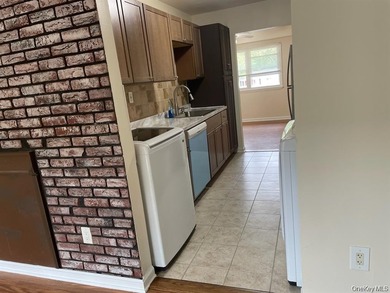 Welcome to this beautifully updated 3-bedroom, 2-bathroom - photo 4