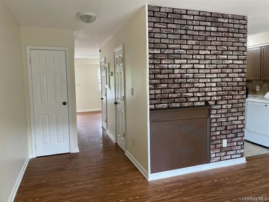 Welcome to this beautifully updated 3-bedroom, 2-bathroom - photo 5