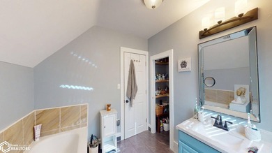 It doesn't get any better than this! Ideally located just blocks - photo 17