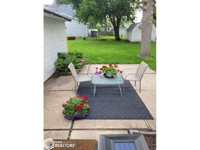 It doesn't get any better than this! Ideally located just blocks - photo 21