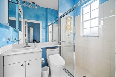 Incredible 4 BD 4 BA courtyard home in Woodfield Country Club - photo 21