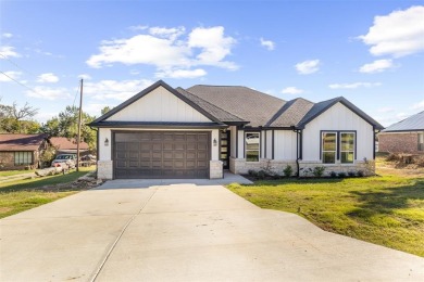 Lake Home For Sale in Granbury, Texas