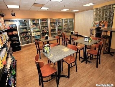 Luxury High Rise Coop Centrally Located .Move in Ready. Hardwood - photo 10