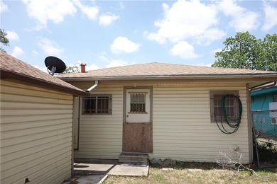 Two bedroom, 1.5 baths. This home includes a building in the - photo 6