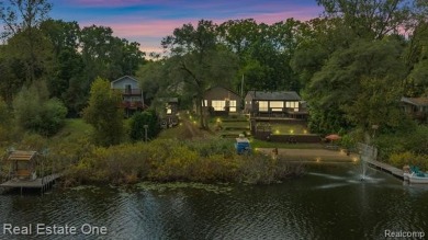 Sears Lake Home For Sale in Milford Michigan