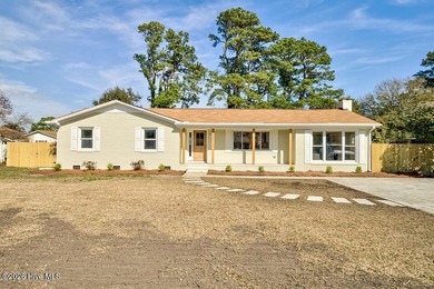 Location, location, location! NO HOA! This home is for those - photo 4