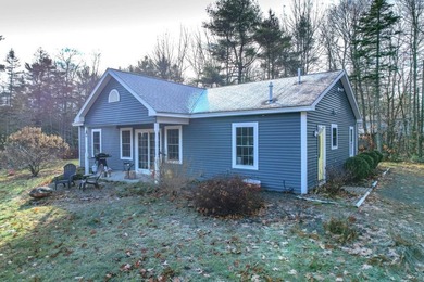Enjoy privacy and comfort in this inviting 3-bedroom, 2 full - photo 2