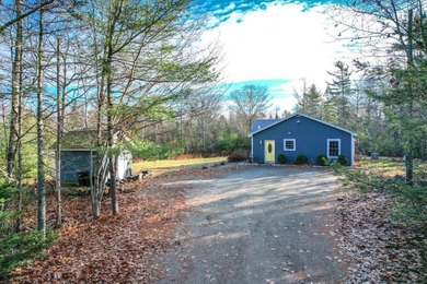 Enjoy privacy and comfort in this inviting 3-bedroom, 2 full - photo 4