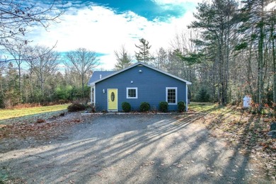 Enjoy privacy and comfort in this inviting 3-bedroom, 2 full - photo 5