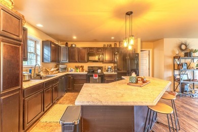 Enjoy privacy and comfort in this inviting 3-bedroom, 2 full - photo 9