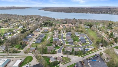 Welcome home to this beautiful Lake Geneva bungalow! Because the - photo 6