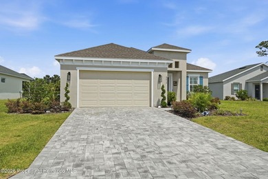 PRICE IMPROVEMENT! Welcome home to this stunning, move-in ready - photo 4