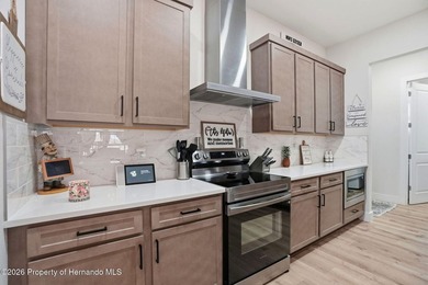 PRICE IMPROVEMENT! Welcome home to this stunning, move-in ready - photo 9
