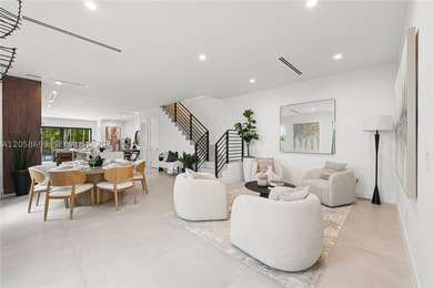 Spacious Luxury Townhome Just Steps from Coconut Grove Nestled - photo 3