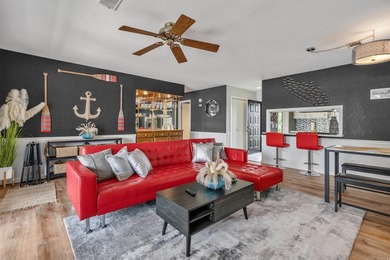 Beautifully updated lakefront condo on the main channel of Lake - photo 14