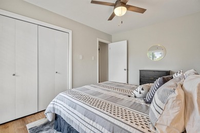 Beautifully updated lakefront condo on the main channel of Lake - photo 25