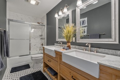 Beautifully updated lakefront condo on the main channel of Lake - photo 26