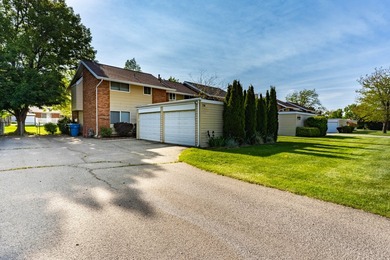 Well-located Orem townhome offering space, functionality, and - photo 1