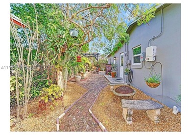 Rare opportunity to own a thoughtfully updated 3-bedroom, 3-bath - photo 33