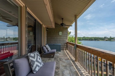 Beautifully updated lakefront condo on the main channel of Lake - photo 34