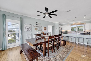 Welcome to paradise! Expansive custom ranch home with a walk-out - photo 12